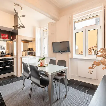 Heritage W Balcony In Bairro Alto Apartment