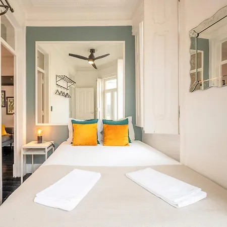 Apartment Heritage W Balcony In Bairro Alto Lisbon